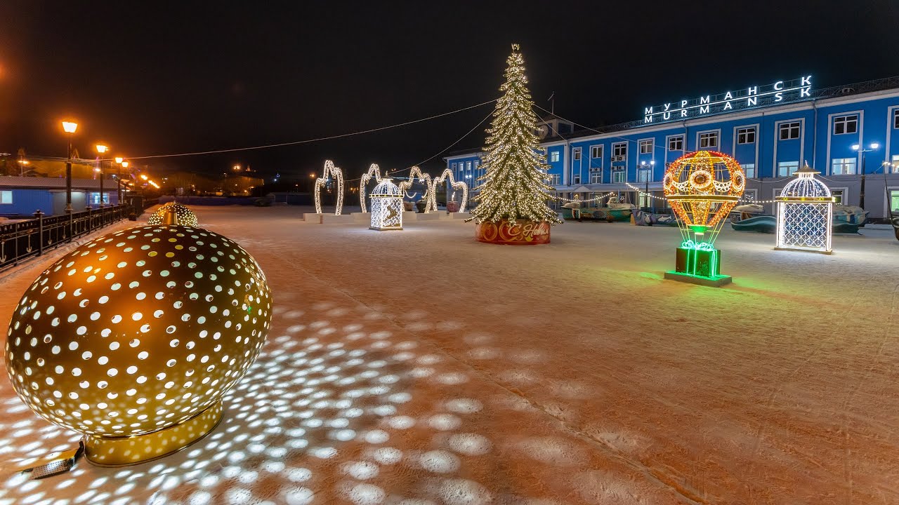 Праздничная подсветка площади